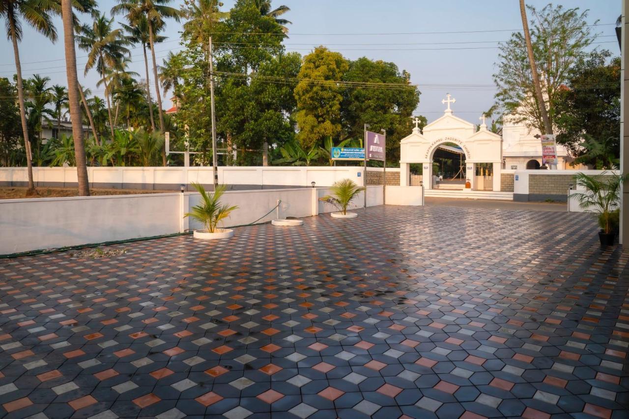 Aldora Airport Residency Hotel Nedumbassery Exterior photo