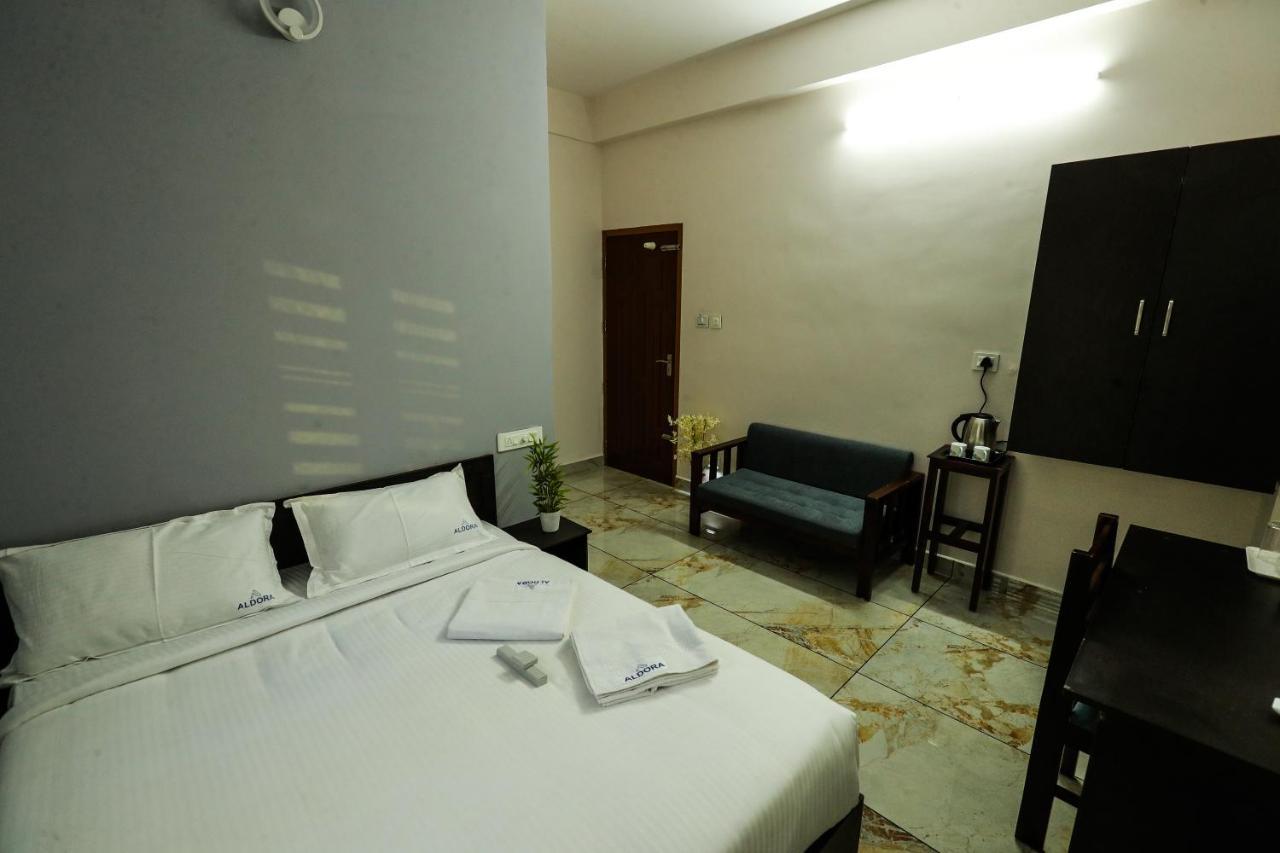 Aldora Airport Residency Hotel Nedumbassery Exterior photo
