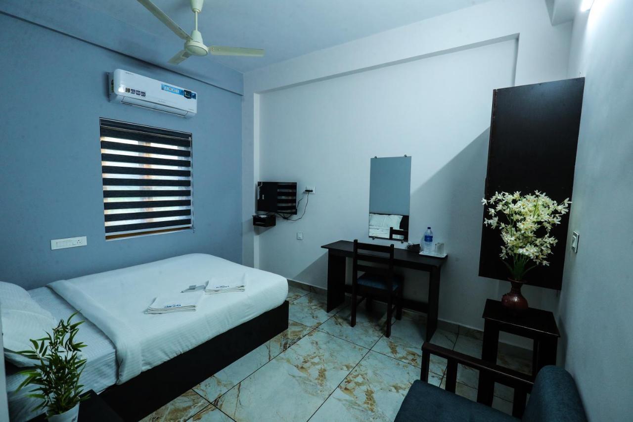Aldora Airport Residency Hotel Nedumbassery Exterior photo