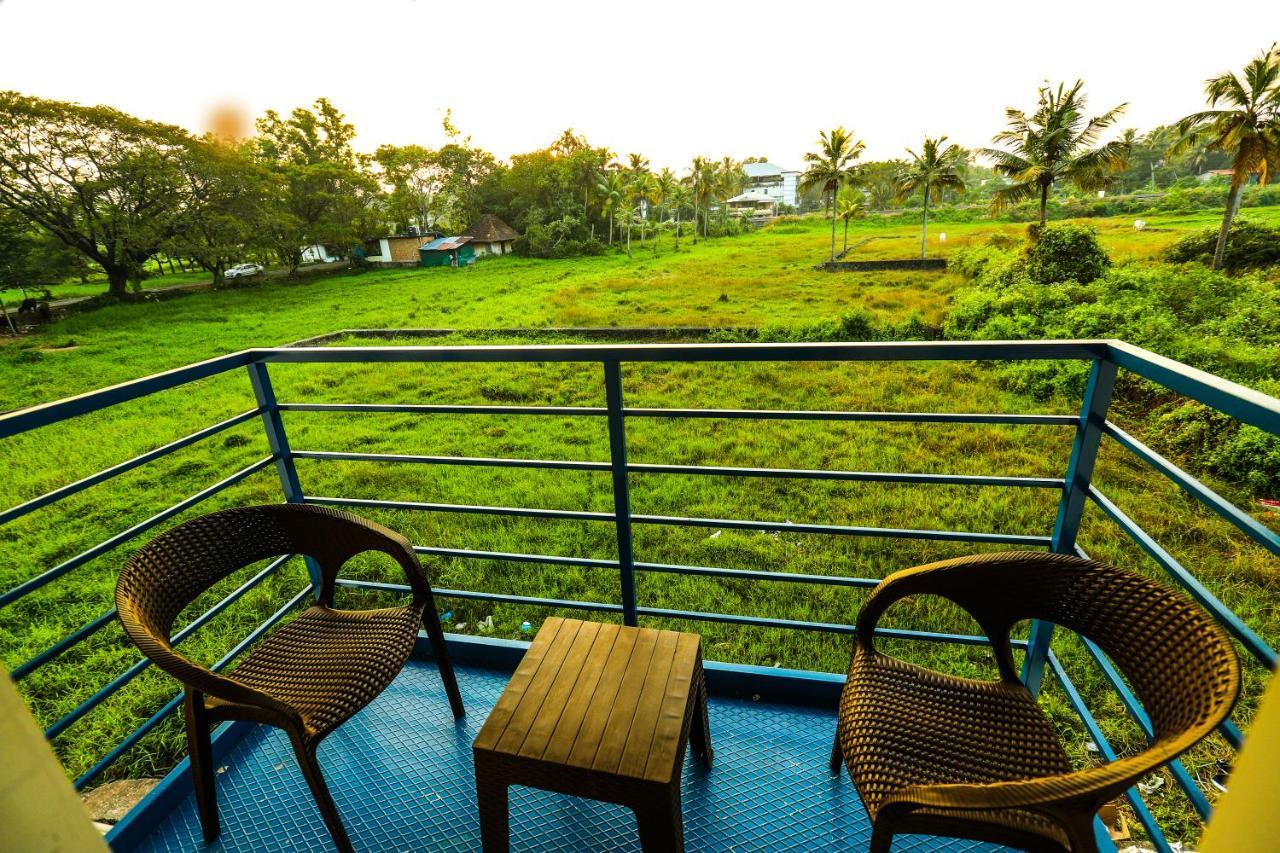 Aldora Airport Residency Hotel Nedumbassery Exterior photo